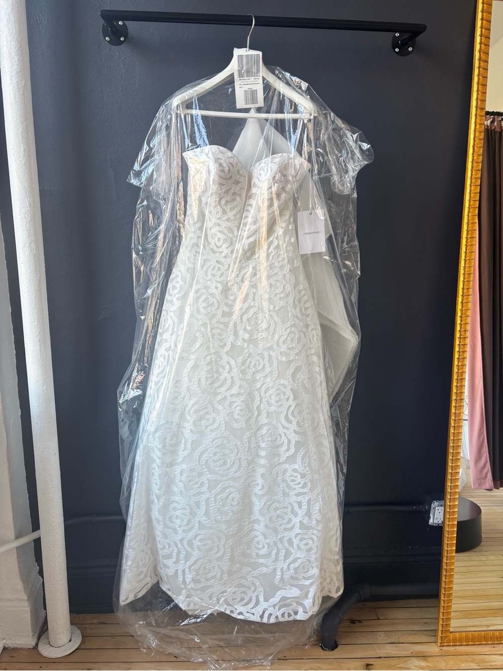 Pronovias Louelle Strapless Floral Lace Wedding Gown – NWT - Picture 4 of 8